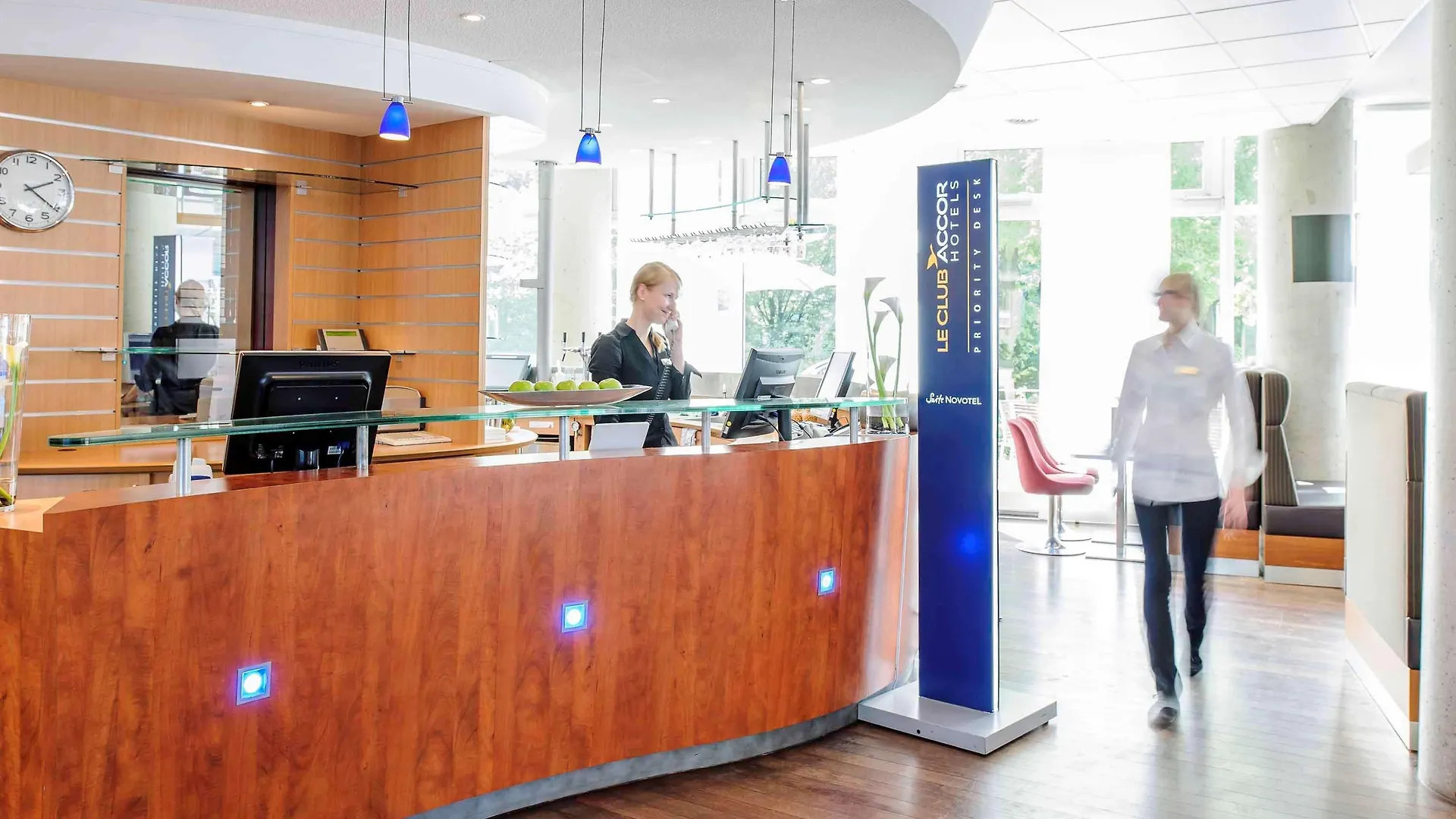 מלון Novotel Suites Hamburg City