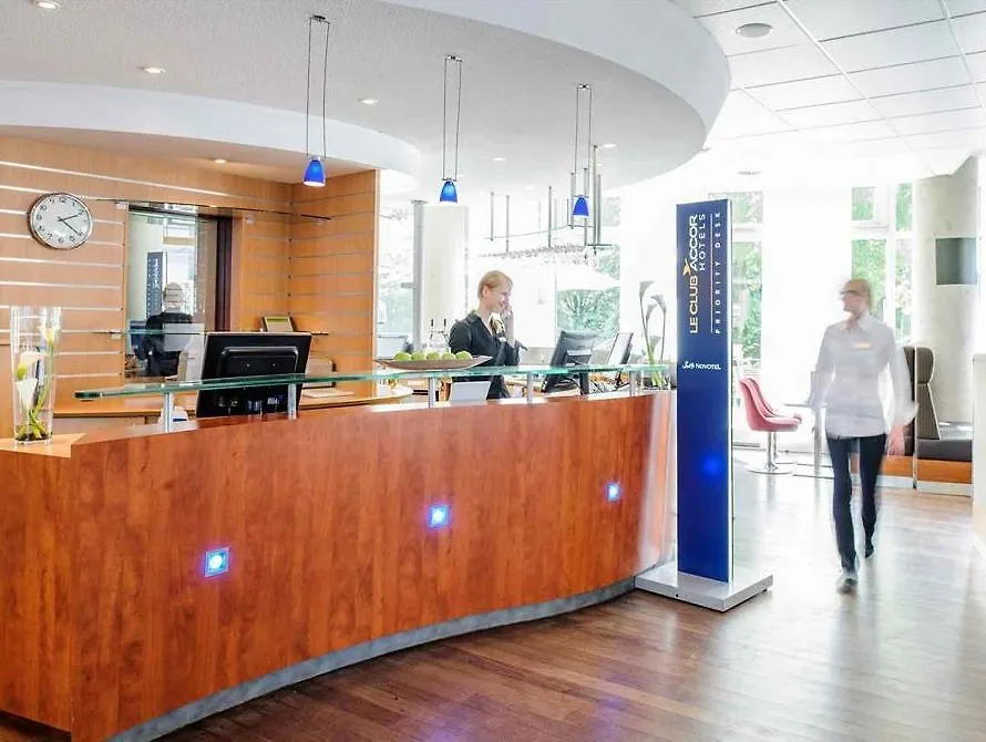 מלון Novotel Suites Hamburg City